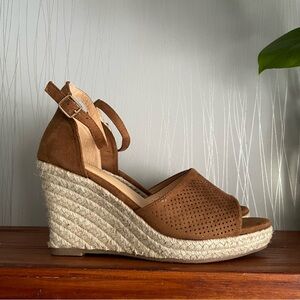 Women’s Tan Faux Suede Espadrille Wedge Sandals Size 10 Platform Ankle Strap
